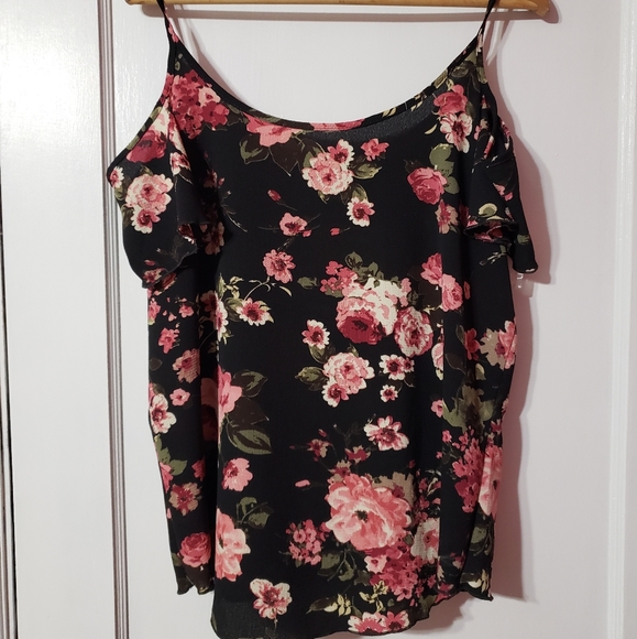 Cute floral top!!!! - Picture 1 of 4